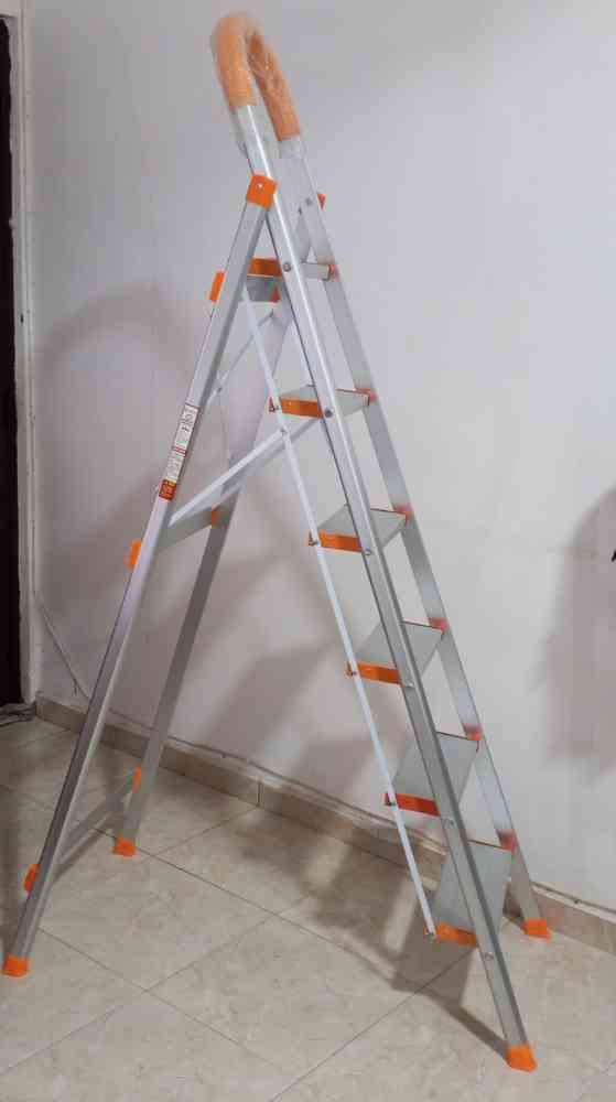 Aluminum ladder