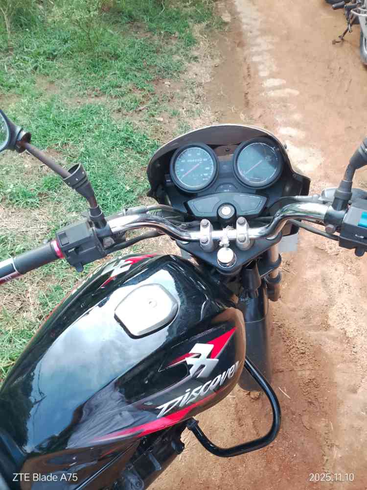 Bajaj discover 135