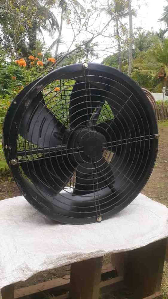 Exhaust fan 18