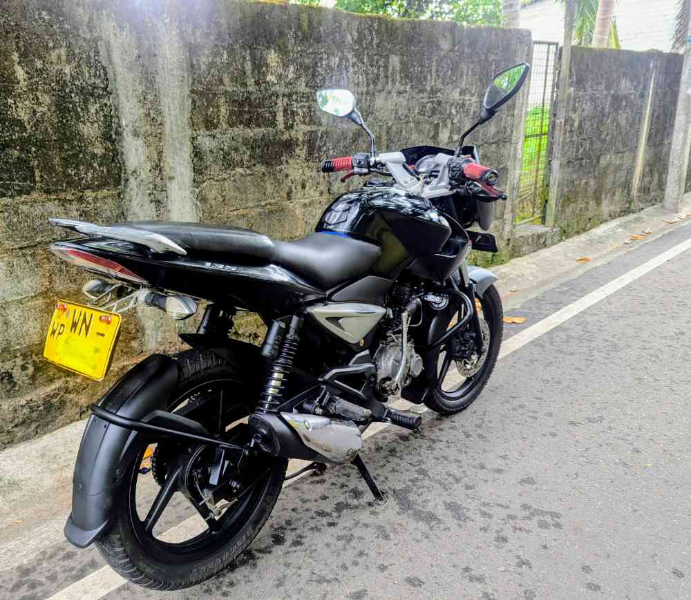 Pulsar 135 LS