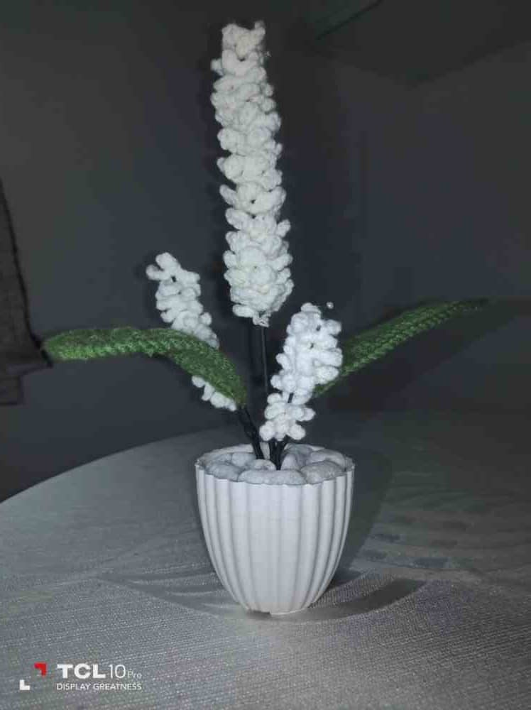 Crochet flower vase