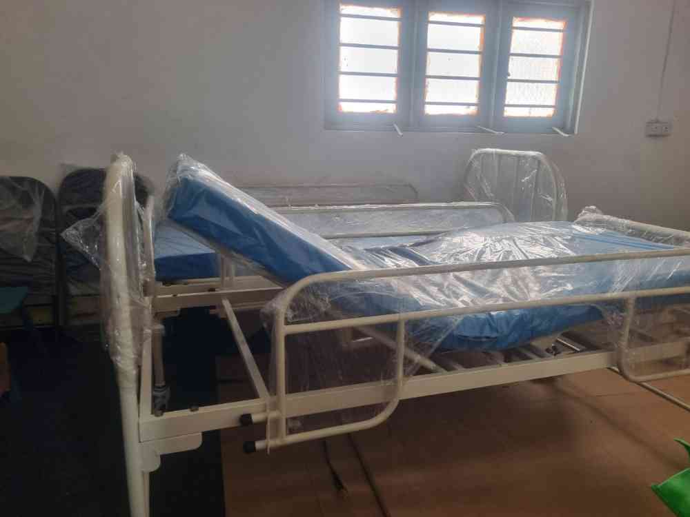 Two function manual hospital beds