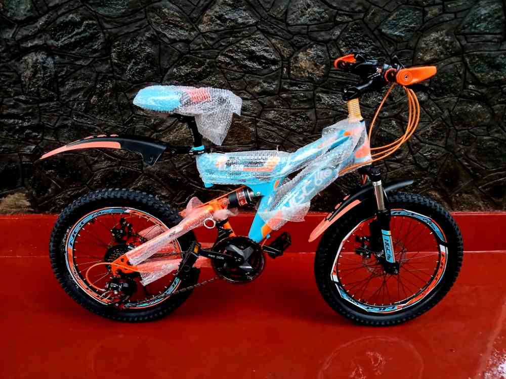 Double shocket bicycle