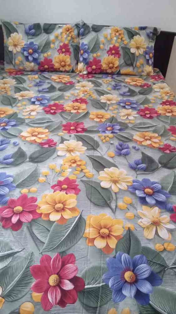 7D Homebeery gold bedsheet and Handloom bedsheets