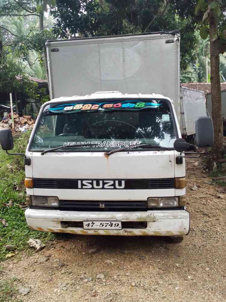 Isuzu lorry 250