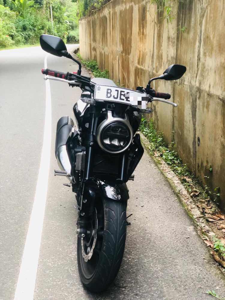 Honda cb250r
