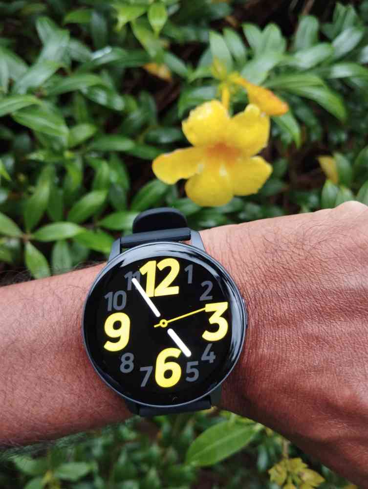 Amoled smart watch