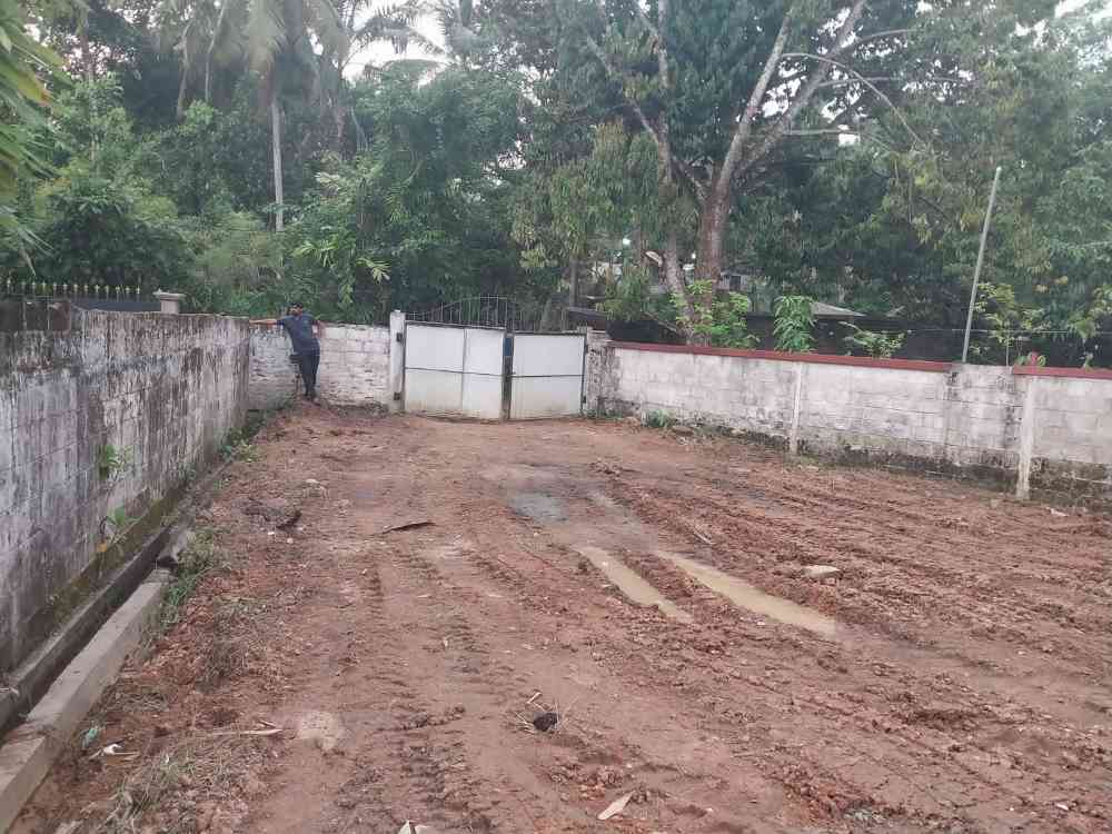 Land for sale in makuluduwa