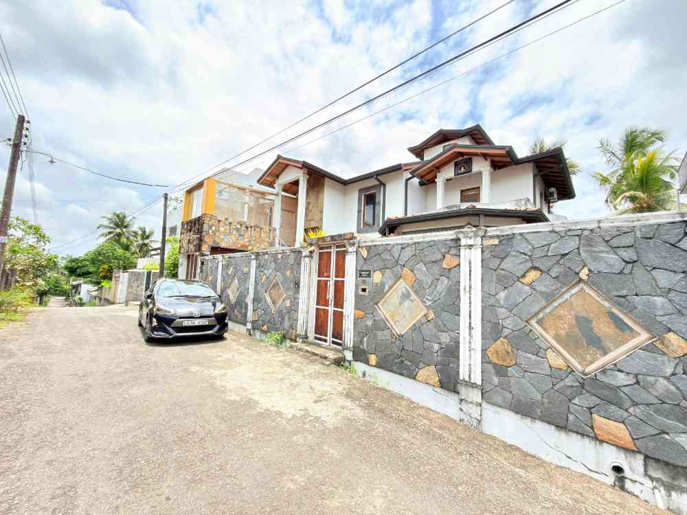 House for sale in Kottawa