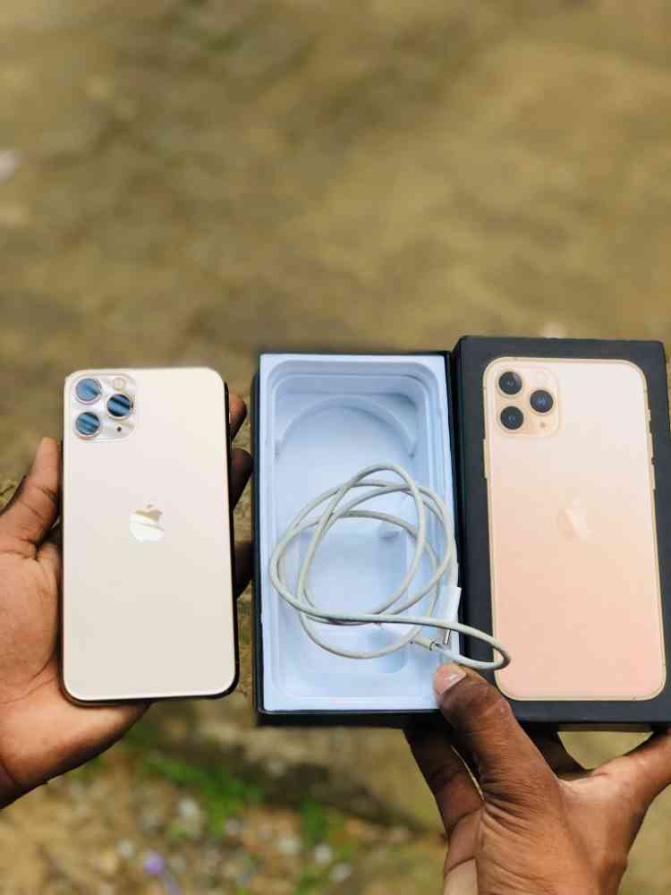 11 iPhone pro 256 gb