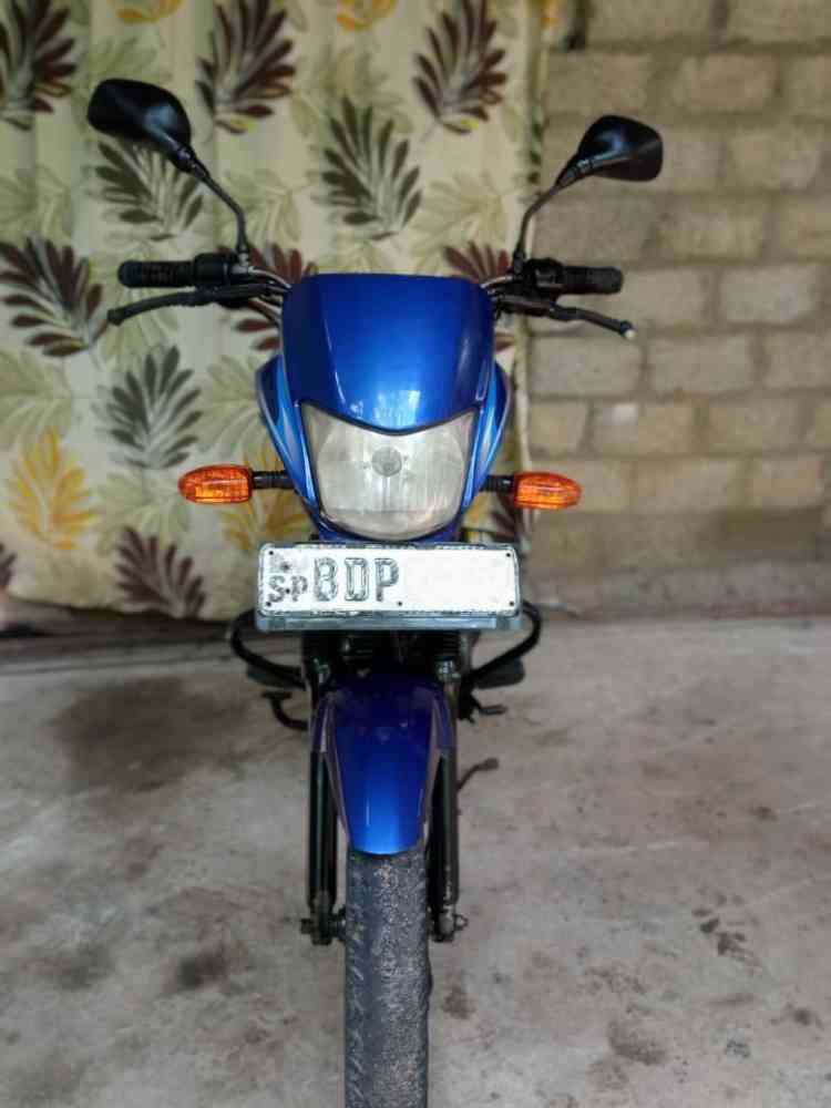 Bajaj platina 100es