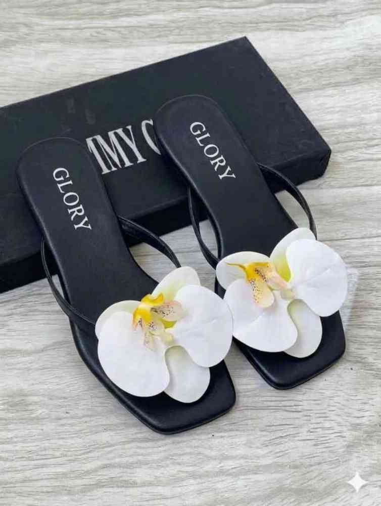 Women's slippers