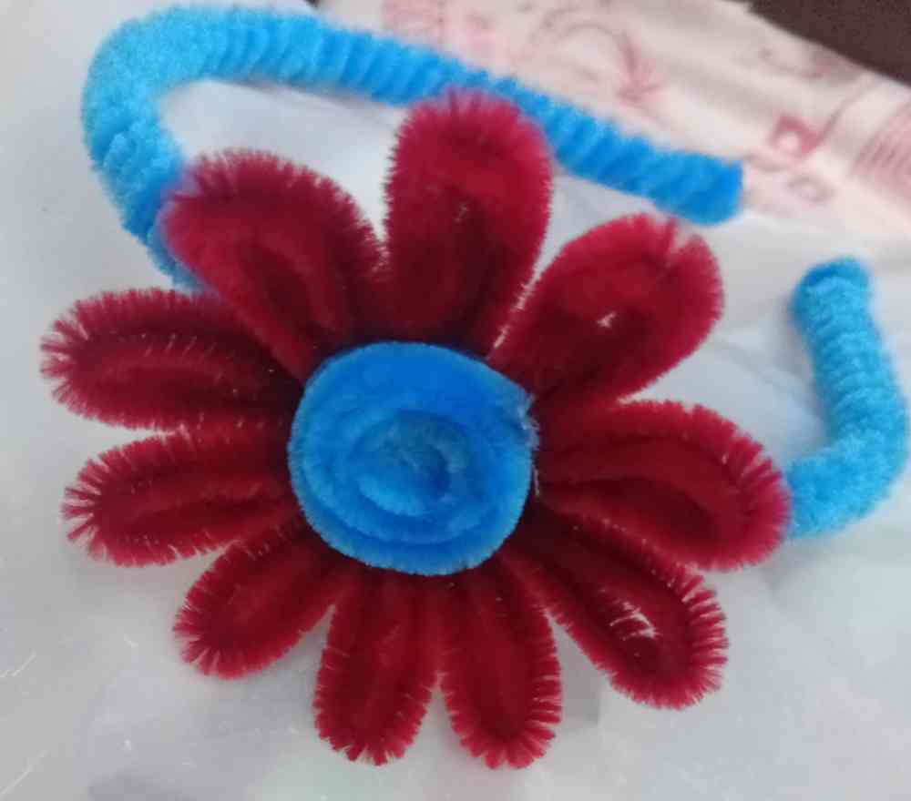 Pipe cleaner hair band