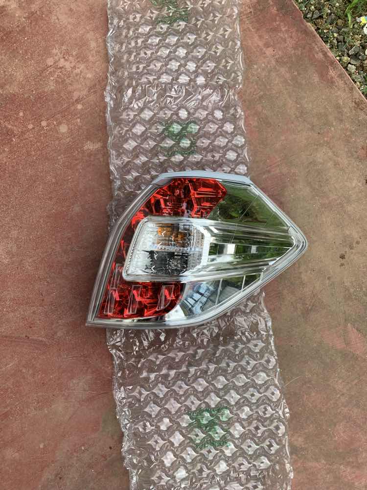 Fit Gp2 shuttle tail light