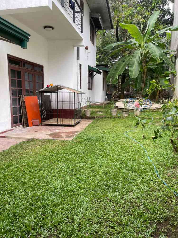 36 Perched with two store house