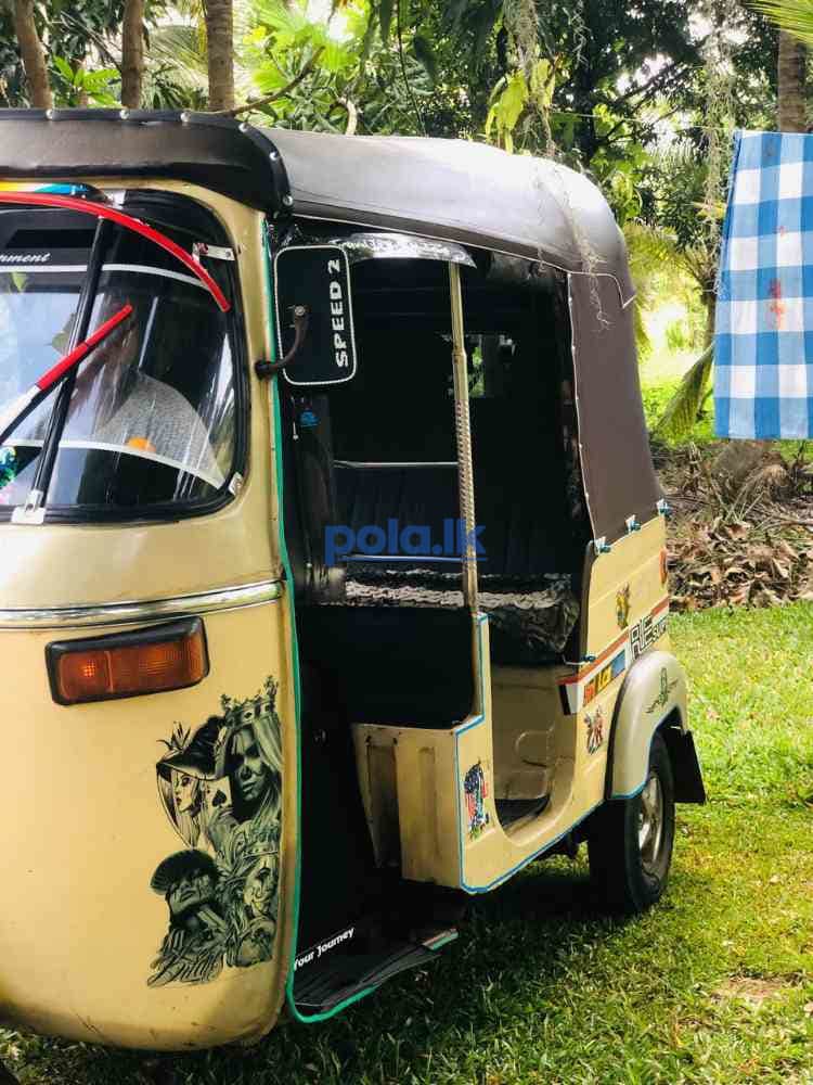 Bajaj three-wheeler - photo 1
