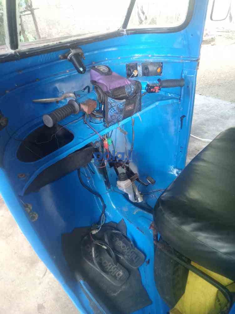 Bajaj Three-wheeler - photo 1