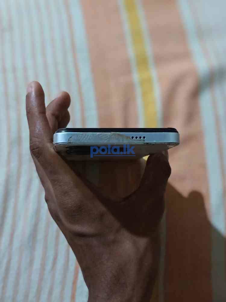 Mobile box & original charger include - photo 6