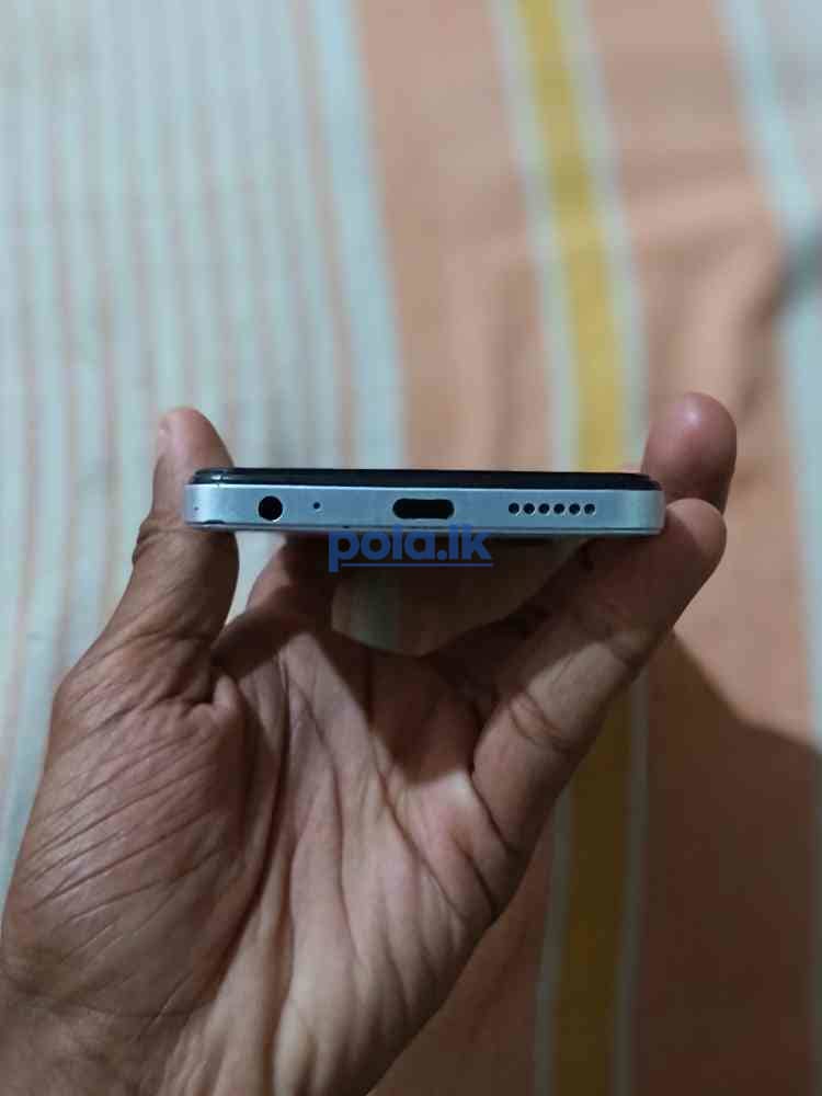 Mobile box & original charger include - photo 5