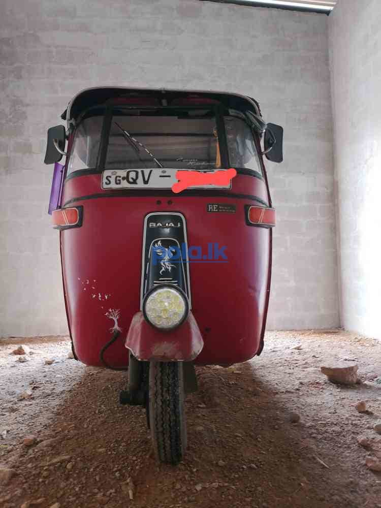Bajaj three wheeler - photo 3