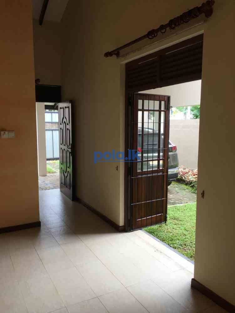 House for sale in aturugiriya - photo 3