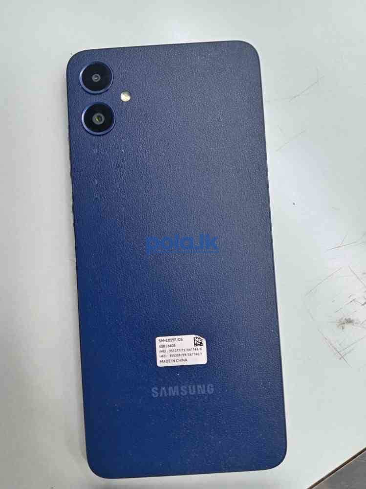 Samsung F05 - photo 4