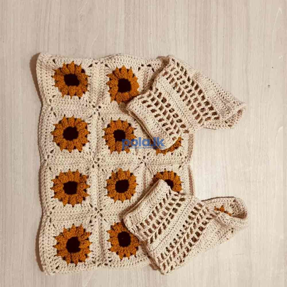 Crochet sunflower crop top - photo 4