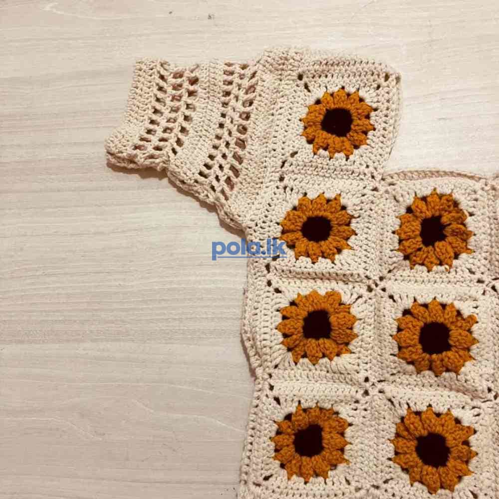 Crochet sunflower crop top - photo 3