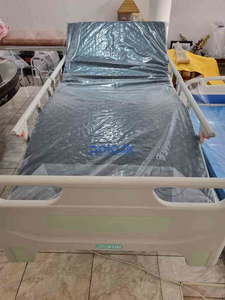 Four function electric hospital beds - photo 2