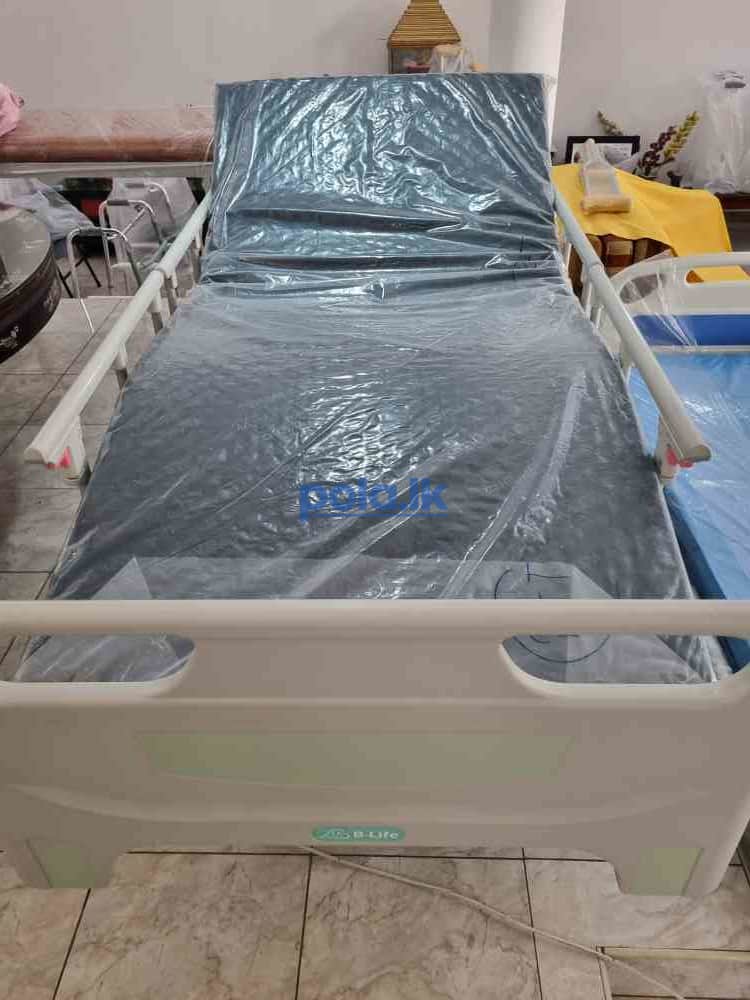 Four function electric hospital beds - photo 3