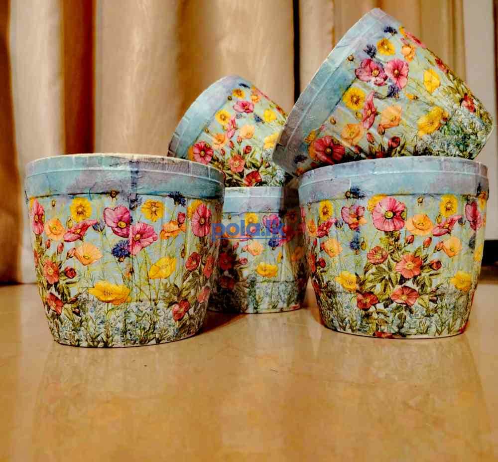 Plastic Indoor and out door flower pots - photo 11
