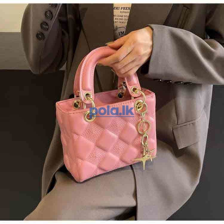 Ladies handbags box shapes - photo 10