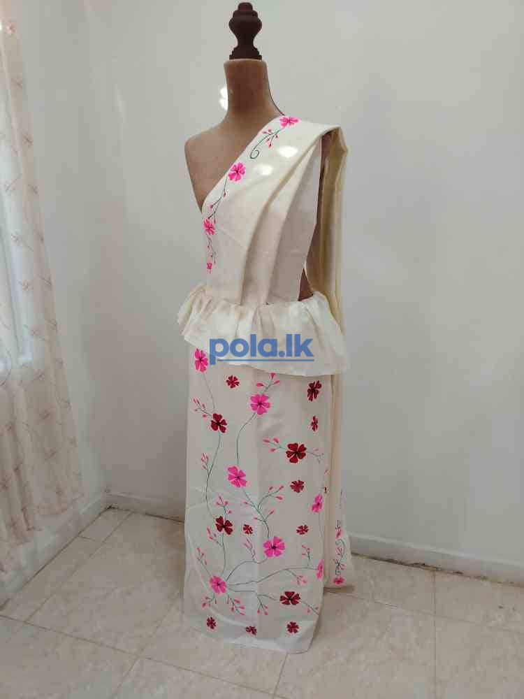 Lace cotton hand painted sakura blossom saree - photo 11
