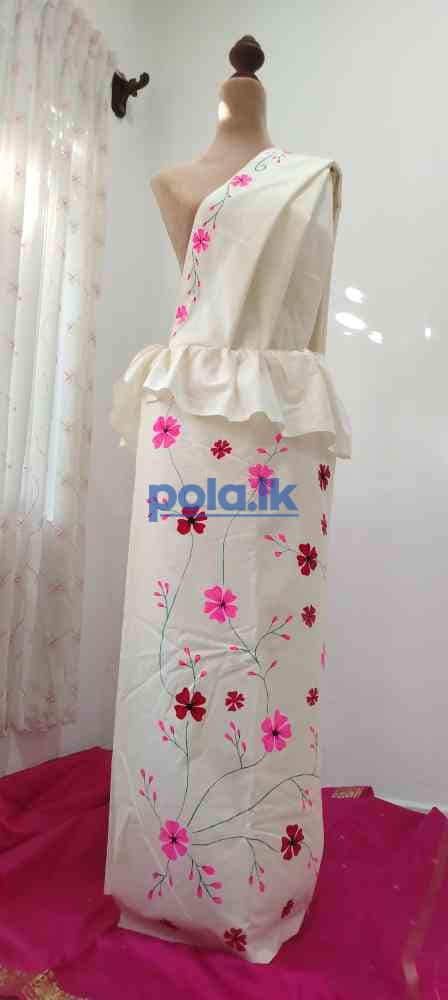 Lace cotton hand painted sakura blossom saree - photo 2