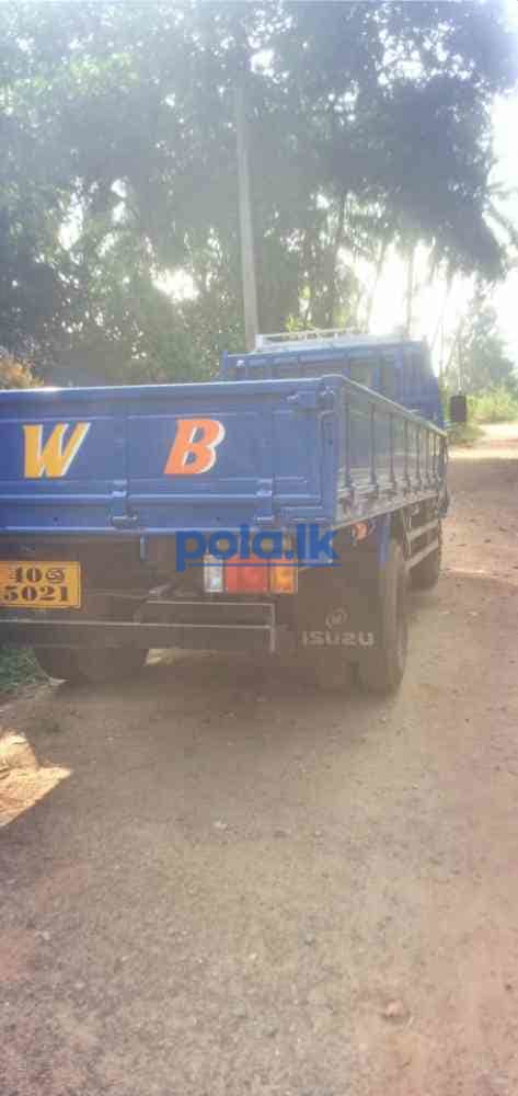 Isuzu motor lorry - photo 5