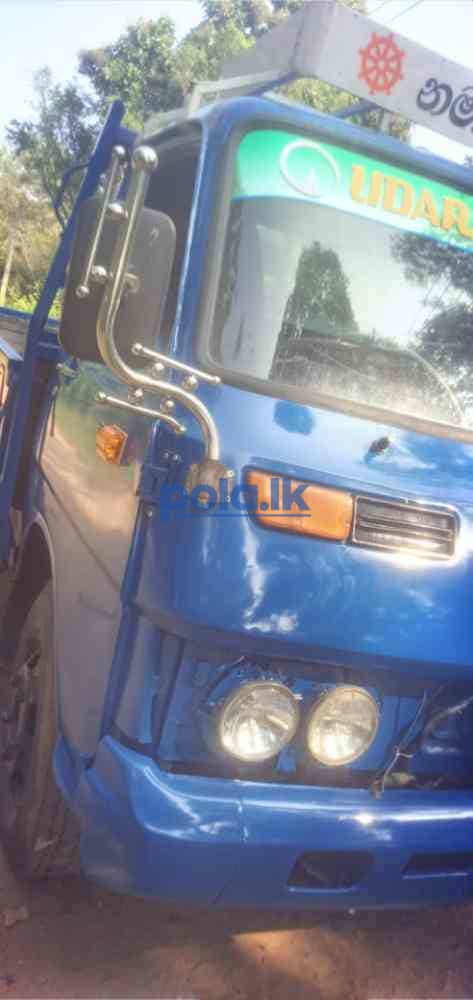Isuzu motor lorry - photo 2