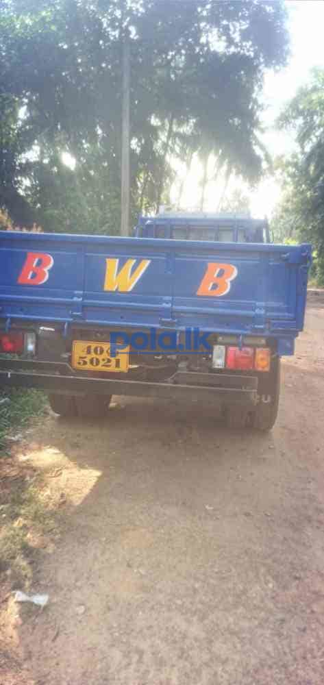 Isuzu motor lorry - photo 3