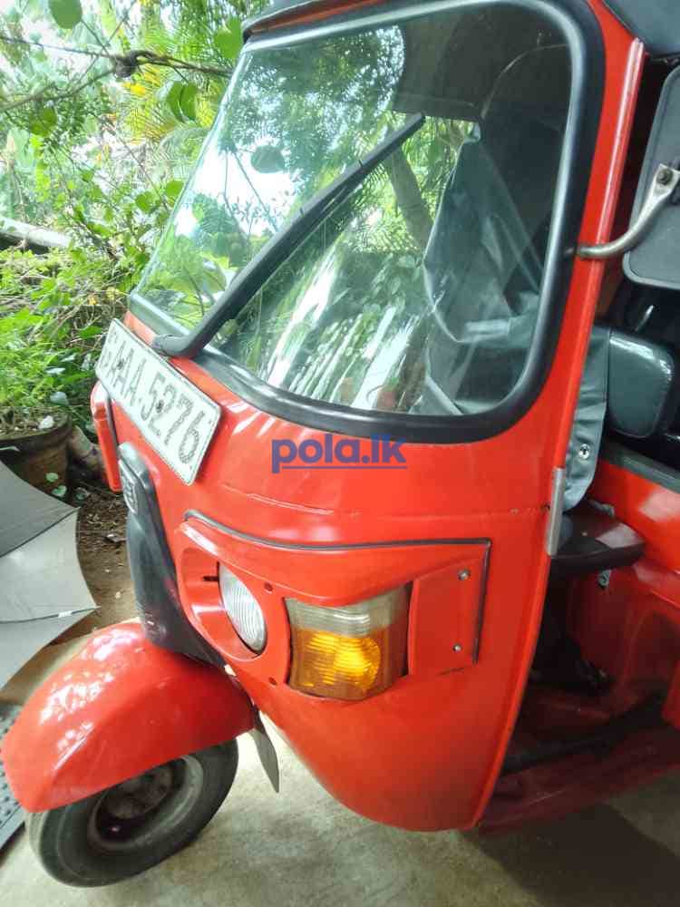 Bajaj three-wheeler - photo 4