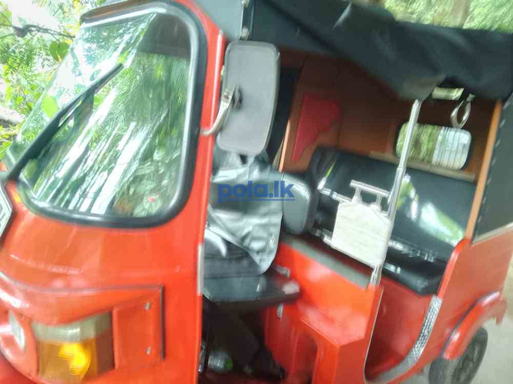 Bajaj three-wheeler - photo 5