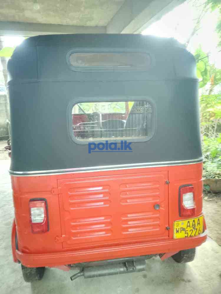 Bajaj three-wheeler - photo 2