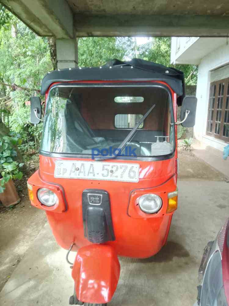 Bajaj three-wheeler - photo 1