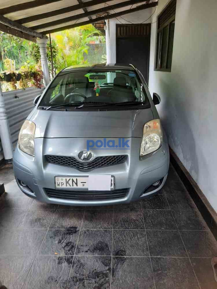 Toyota vitz - photo 1