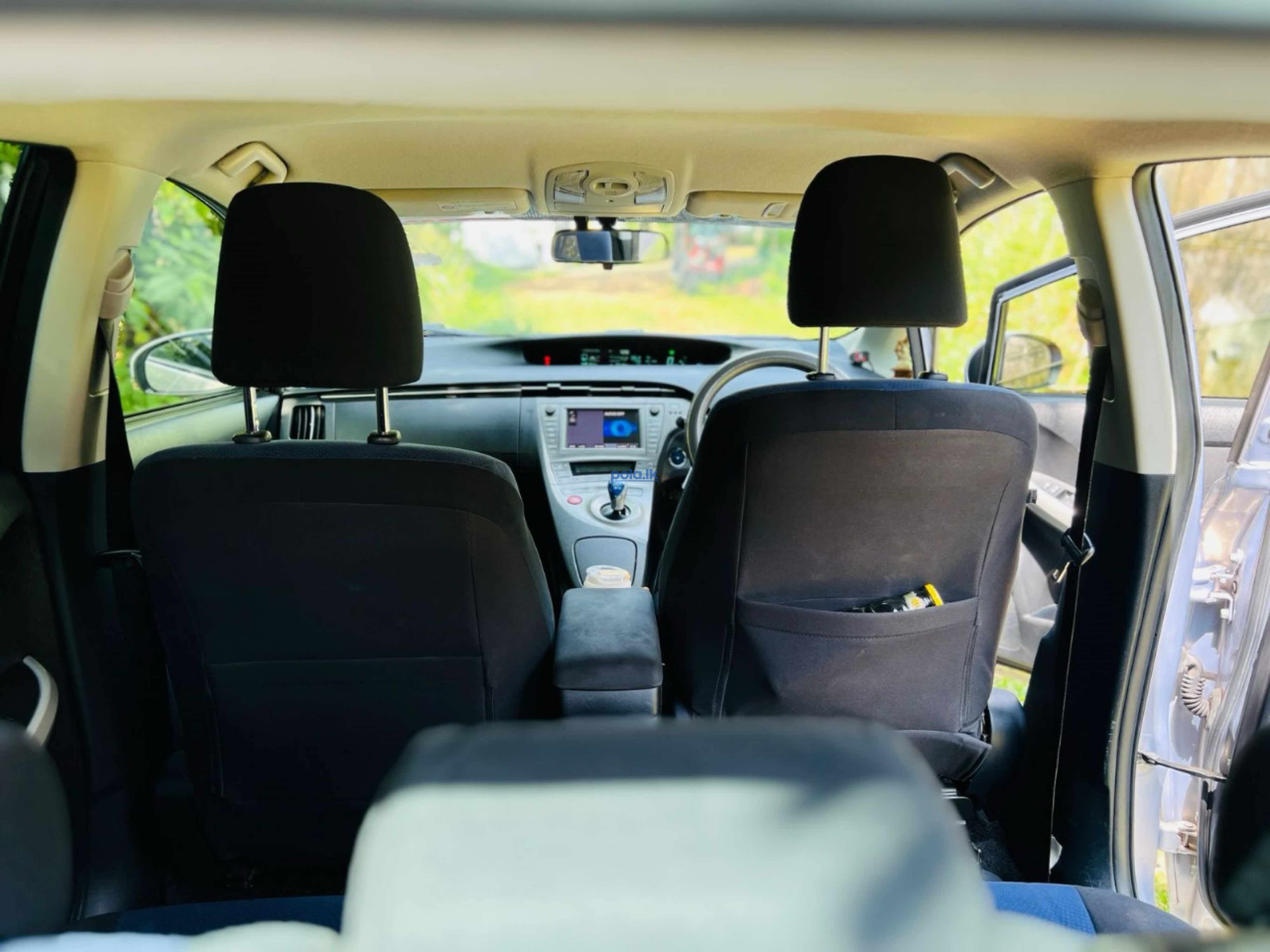 Toyota Prius 3rd gen - photo 8