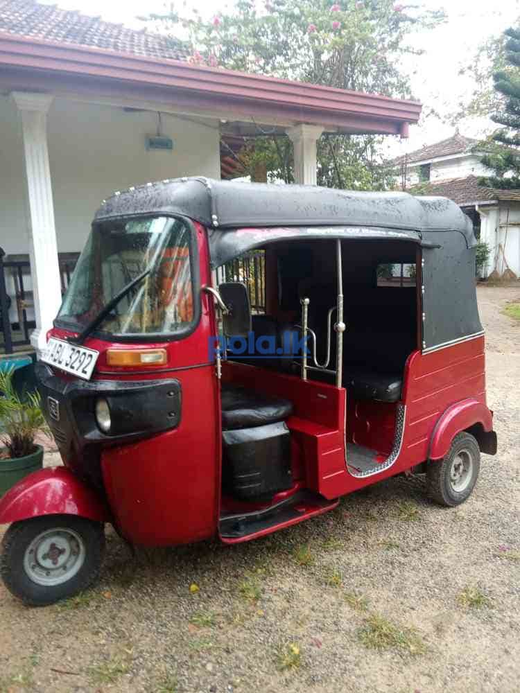 Bajaj three-wheeler - photo 2