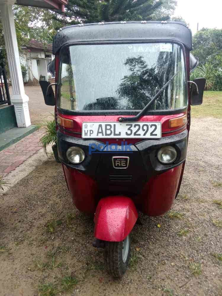 Bajaj three-wheeler - photo 1