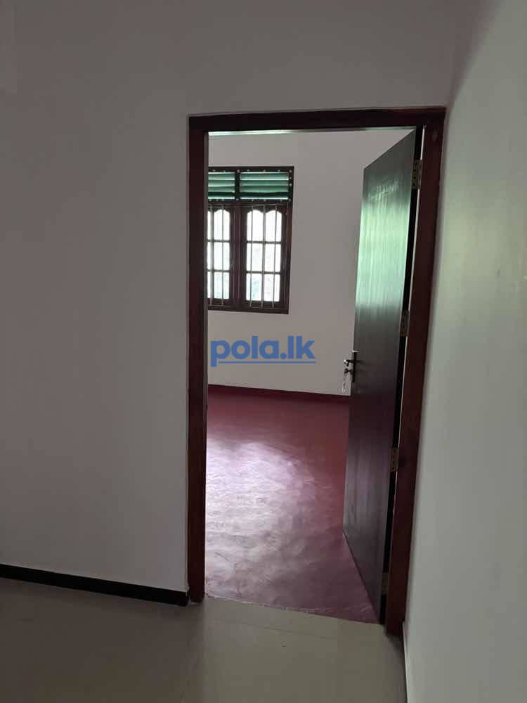 House with 30 Perch land near Karapitiya - photo 10