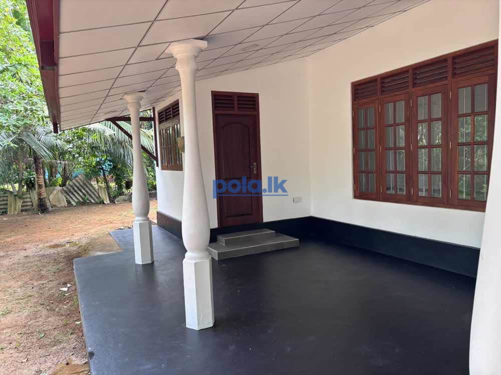 House with 30 Perch land near Karapitiya - photo 12