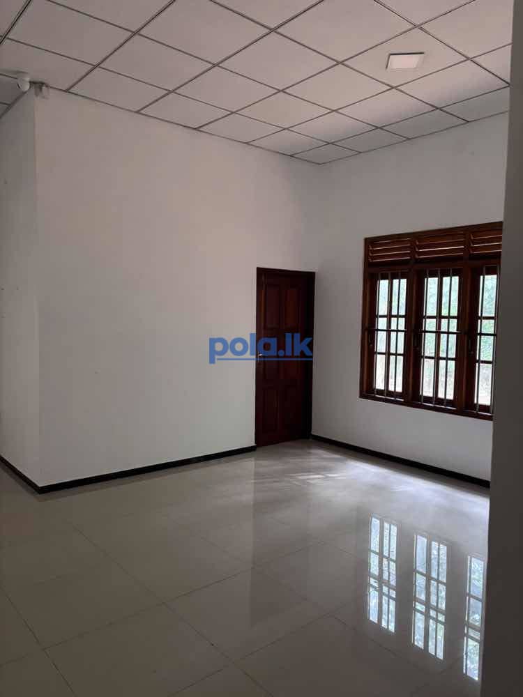 House with 30 Perch land near Karapitiya - photo 7