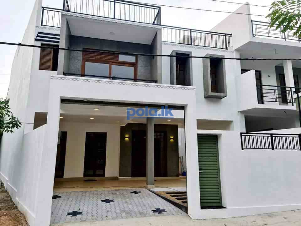 Three story house for sale In talawatugoda - photo 1