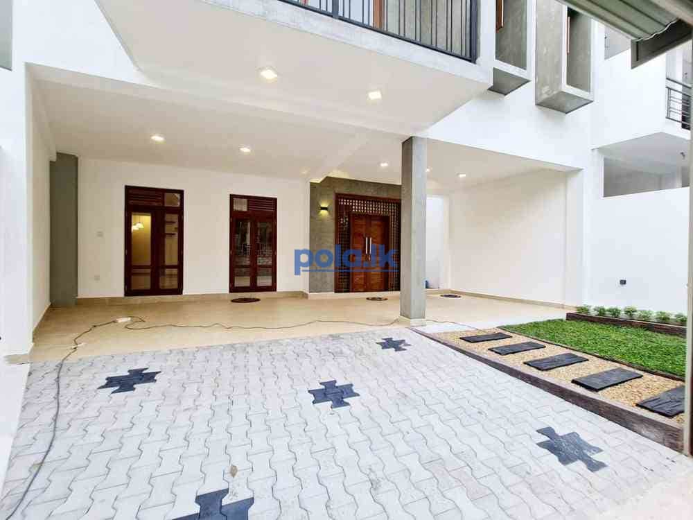 Three story house for sale In talawatugoda - photo 7